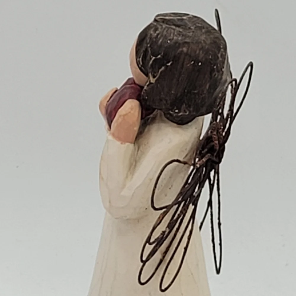 Willow Tree 5โ Angel of the Heart - Picture 4 of 13